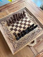 Handgesneden Schaaktafel met Balinese Schaakstukken, Ophalen