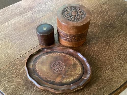Pijptabak-pot,Sigaretten-busje,Dienblad, echt Leder bekleed, Antiek en Kunst, Curiosa en Brocante, Ophalen of Verzenden