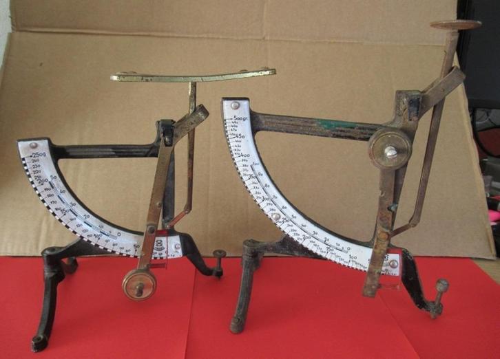 set antieke z.g. postwegers, 1x tot 250 en 1x tot 500 gram, Antiek en Kunst, Antiek | Gereedschap en Instrumenten, Ophalen of Verzenden