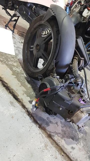 Kymco people s 16 inch motorblok injectie beschikbaar voor biedingen