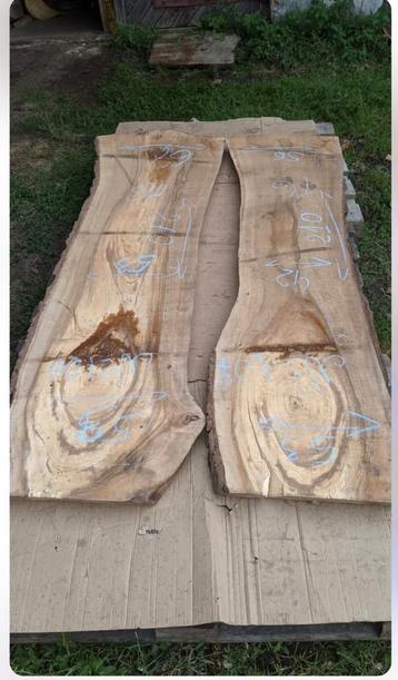 2 Walnoot Planken met Natuurlijke Rand – Oven Gedroogd 600€ beschikbaar voor biedingen