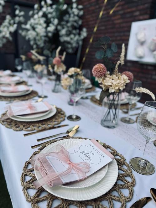 Stijlvolle tafelsetting huren voor jouw 21-diner of feest, Hobby en Vrije tijd, Feestartikelen | Verhuur, Ophalen