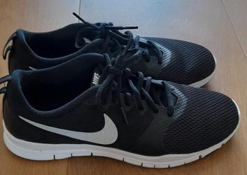 Nike training sneaker Flex Essential TR maat 42 beschikbaar voor biedingen