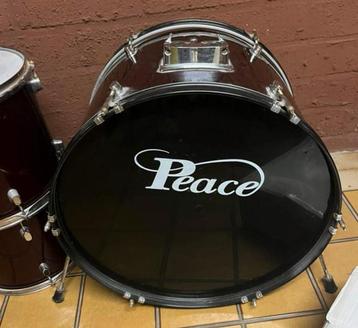 Drumstel. Peace . Bestaande uit 4 trommels beschikbaar voor biedingen