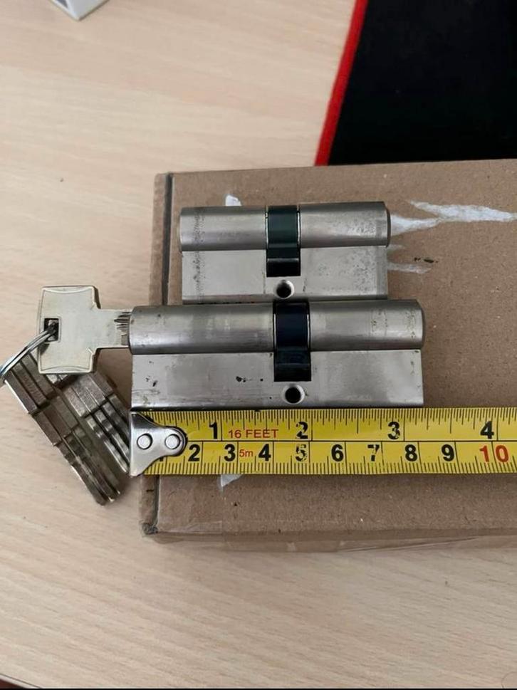 pfaffenhain skg3 gelijk sluitende cilinderslot 30/30, 35/45, Doe-het-zelf en Verbouw, Hang- en Sluitwerk, Zo goed als nieuw, Slot