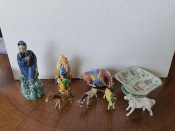 Lot antieke Chinese beeldjes en schaaltje (eerst lezen) beschikbaar voor biedingen