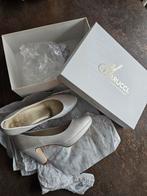 Prachtige bruidsschoenen fiarucci 39 ivory leer pumps, Ophalen of Verzenden, Zo goed als nieuw, Zwart, Schoenen