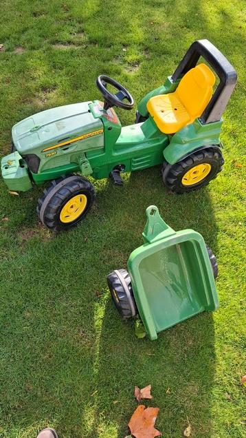 John Deere traptrekker met kar beschikbaar voor biedingen