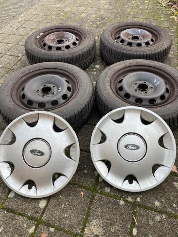 Prima Winterbanden op velg 195/60R15 van Ford Focus Wagon, Auto-onderdelen, Banden en Velgen, Banden en Velgen, Winterbanden, 15 inch
