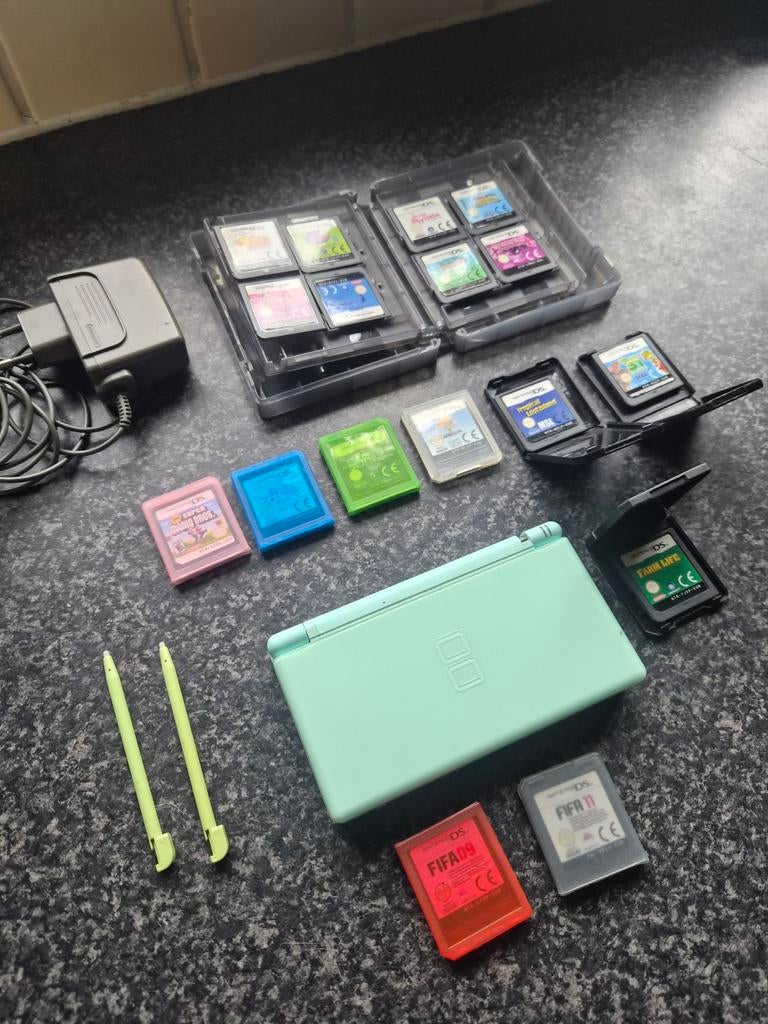 Nintendo DS Lite + 17 Spellen, Spelcomputers en Games, Games | Nintendo DS, Gebruikt, Overige genres, 1 speler, Ophalen of Verzenden