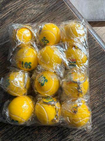 Tennisbal sleutelhangers. Nieuw!! Per stuk €0,75- beschikbaar voor biedingen