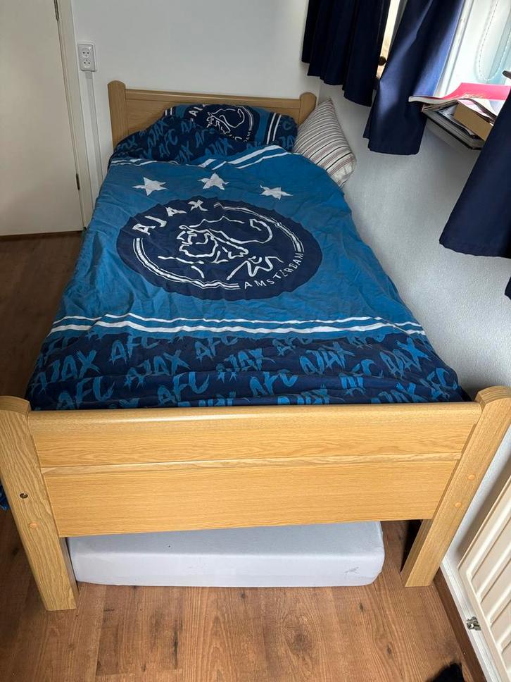 Eenpersoonsbed - Houten Frame, Huis en Inrichting, Slaapkamer | Bedden, Gebruikt, Eenpersoons, 90 cm, 200 cm, Hout, Bruin, Ophalen
