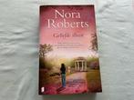 GELIEFDE ILLUSIE - Nora Roberts, Ophalen of Verzenden, Zo goed als nieuw, Nederland