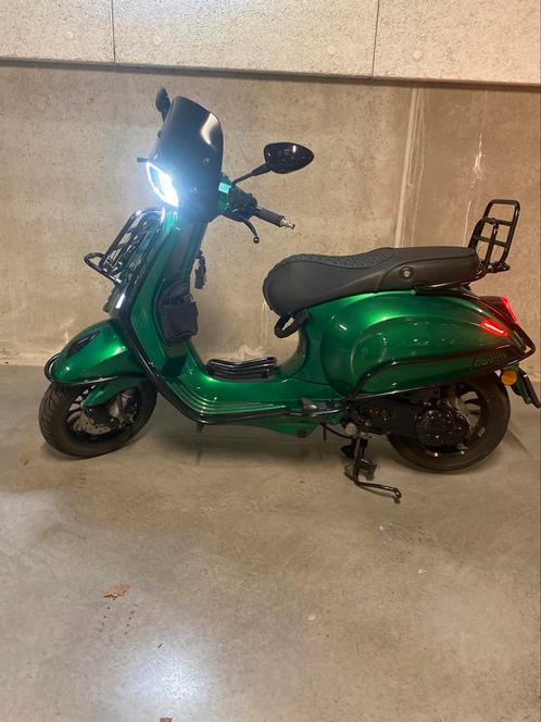 Vespa Sprint Candy Green 2019, Fietsen en Brommers, Scooters | Vespa, Zo goed als nieuw, Ophalen