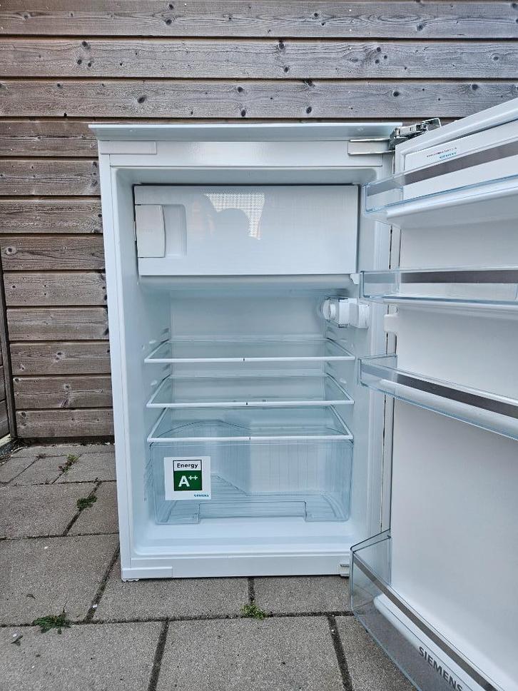Siemens inbouw koelkast met vriesvak (KI18LV60), Witgoed en Apparatuur, Koelkasten en IJskasten, Zo goed als nieuw, Met vriesvak