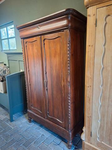Nette biedermeier meidenkast legkast kledingkast beschikbaar voor biedingen