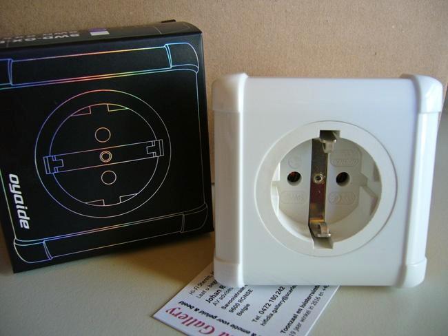 Oyaide netstroom muur stopcontact, Audio, Tv en Foto, Audiokabels en Televisiekabels, Nieuw, Overige kabels, Minder dan 2 meter