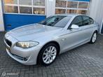 BMW 5-serie 523i High Executive Leer/Automaat/Navi/18'', Auto's, Euro 5, Achterwielaandrijving, Gebruikt, Zwart