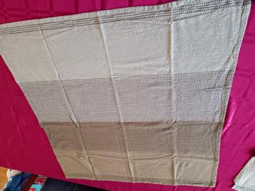 5 tafelkleedjes beschikbaar voor biedingen