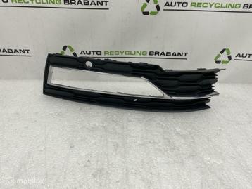 Voorbumper Rooster Rechts Skoda Octavia 4 ORIG 5E3807682C beschikbaar voor biedingen