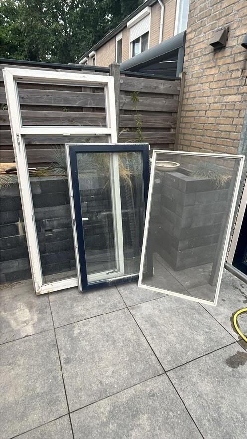 Compleet kunststofkozijn met HR++ glas en horkozijn, Doe-het-zelf en Verbouw, Kozijnen en Schuifpuien, Gebruikt, Raamkozijn, Kunststof