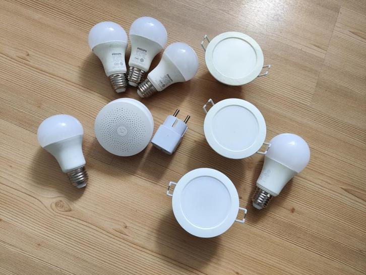 XIAOMI (AQARA) Hub met veel Lampen, Hobby en Vrije tijd, Elektronica-componenten, Gebruikt, Ophalen of Verzenden