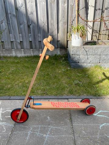 Vintage houten step gratis beschikbaar voor biedingen
