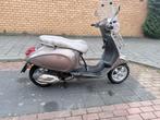Vespa Primavera 2014 – 50cc (geel kenteken), Fietsen en Brommers, Ophalen, Gebruikt, Benzine, Vespa