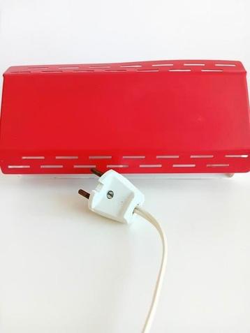 Vintage wandlamp, rood
 beschikbaar voor biedingen