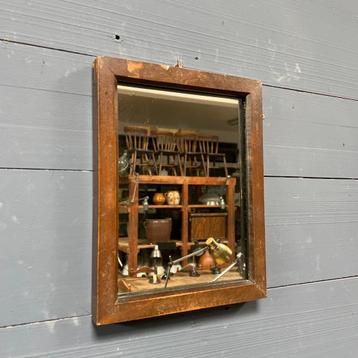 Kleine oude spiegel met houten lijst uit Frankrijk antiek
