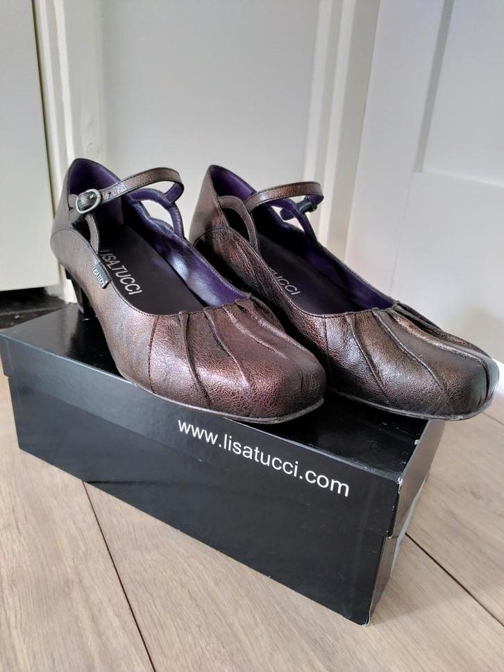 Exclusieve handgemaakte Lisa Tucci pumps met bandje mt 41, Kleding | Dames, Schoenen, Zo goed als nieuw, Sandalen of Muiltjes