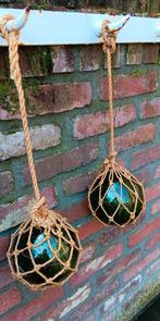 Vintage macramé met 2 glazen bollen drijver groen Ø13,5 cm, Antiek en Kunst, Curiosa en Brocante, Ophalen of Verzenden