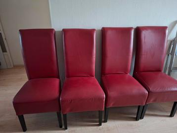 4 Eetkamerstoelen in Zeer Goede Staat beschikbaar voor biedingen