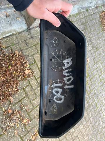 Audi 100 c3 dashboard beschikbaar voor biedingen