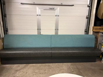 2 stuks lange horeca restaurant wandbanken / eetkamerbanken beschikbaar voor biedingen