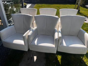 6 verstelbare lederen stoelen. T.e.a.b.  beschikbaar voor biedingen