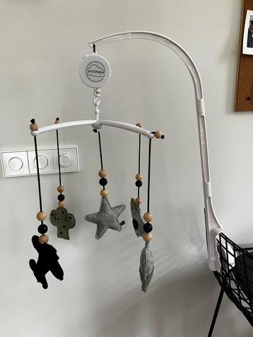 Box mobiel / mobile Ukkepuq met muziekje en ronddraaiend. beschikbaar voor biedingen