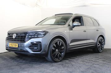 Volkswagen Touareg 3.0 TDI R-Line |Pano|Trekhaak|Achterbank  beschikbaar voor biedingen