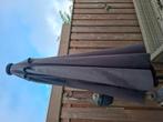 parasol met ledlicht op zonne energie, Ophalen, Zo goed als nieuw