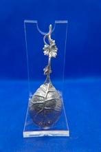 Zilveren suikerlepel: Rupsje in druivenblad (tak), Verzenden