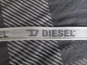 Leuke witte Dieselriem 1.15 lang beschikbaar voor biedingen