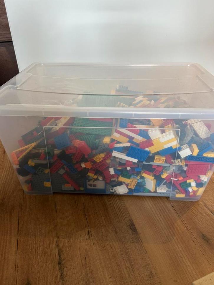 Enorme grote doos lego ook veel jaren 80 lego, Kinderen en Baby's, Speelgoed | Duplo en Lego, Gebruikt, Ophalen