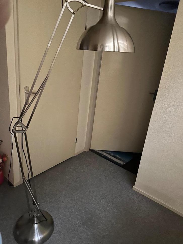 Moderne Watsie Vloerkamp, Huis en Inrichting, Lampen | Vloerlampen, Zo goed als nieuw, 150 tot 200 cm, Metaal, Ophalen