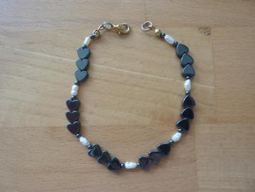 hematiet hartjes en glaspareltjes armband 19 cm beschikbaar voor biedingen