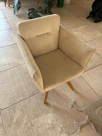 Beige Draaistoel - Comfortabel en Stijlvol beschikbaar voor biedingen