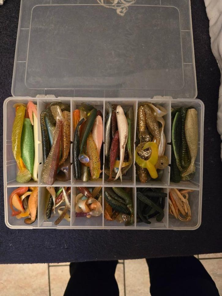 Mooie kunstaasbox, shads,, Watersport en Boten, Hengelsport | Roofvissen, Gebruikt, Overige typen, Ophalen of Verzenden