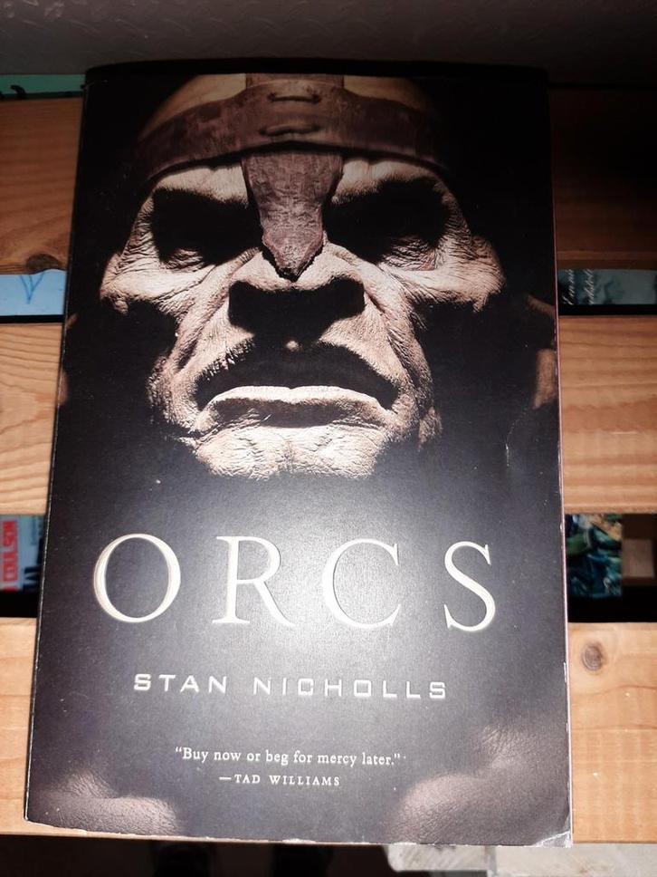 Orcs - Stan Nicholls (Omnibus Editie), Boeken, Fantasy, Gelezen, Ophalen of Verzenden