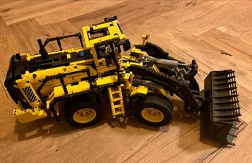 LEGO Technic 42030 Volvo L350F Wiellader beschikbaar voor biedingen