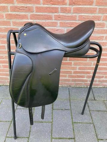 16 inch dresuurzadel  beschikbaar voor biedingen