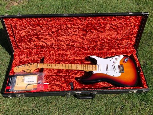 1998 Jimi Hendrix Fender Stratocaster Voodoo USA Sunburst, Muziek en Instrumenten, Snaarinstrumenten | Gitaren | Elektrisch, Zo goed als nieuw
